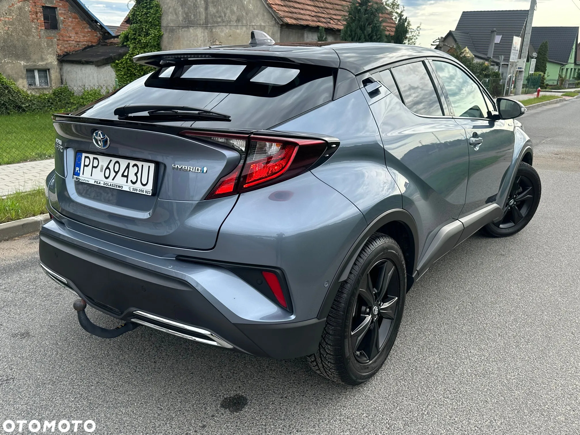 Toyota C-HR 2.0 Hybrid Team Deutschland - 11
