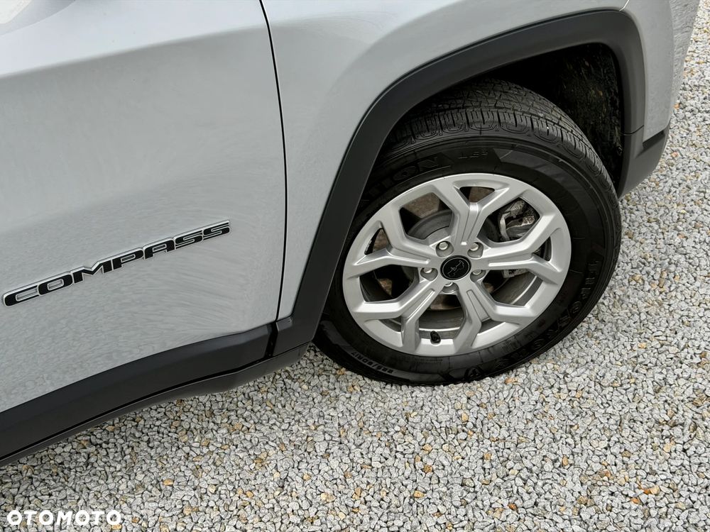 Jeep Compass - 35