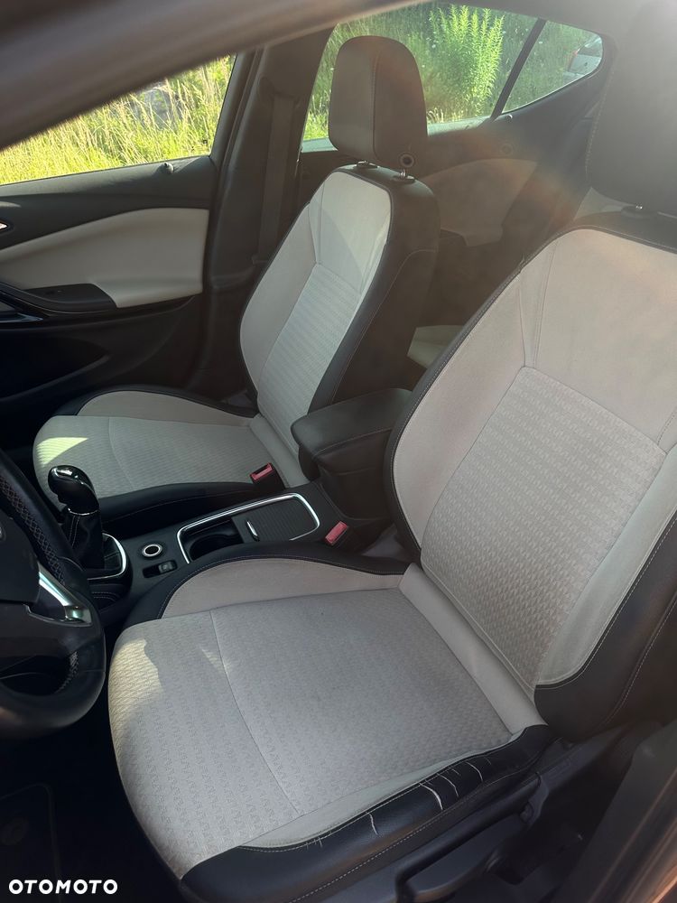 Opel Astra 1.4 Turbo Innovation - 9