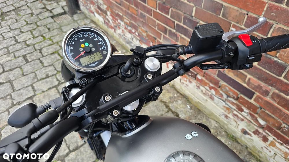 Moto Guzzi V7 - 13