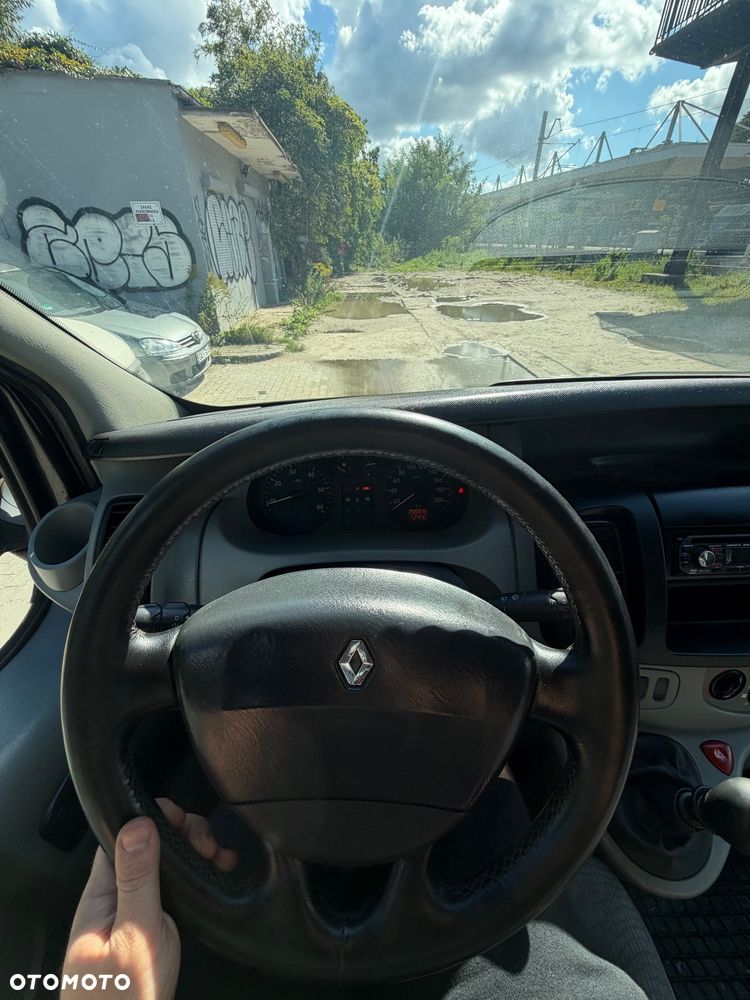 Renault Trafic Passenger - 13