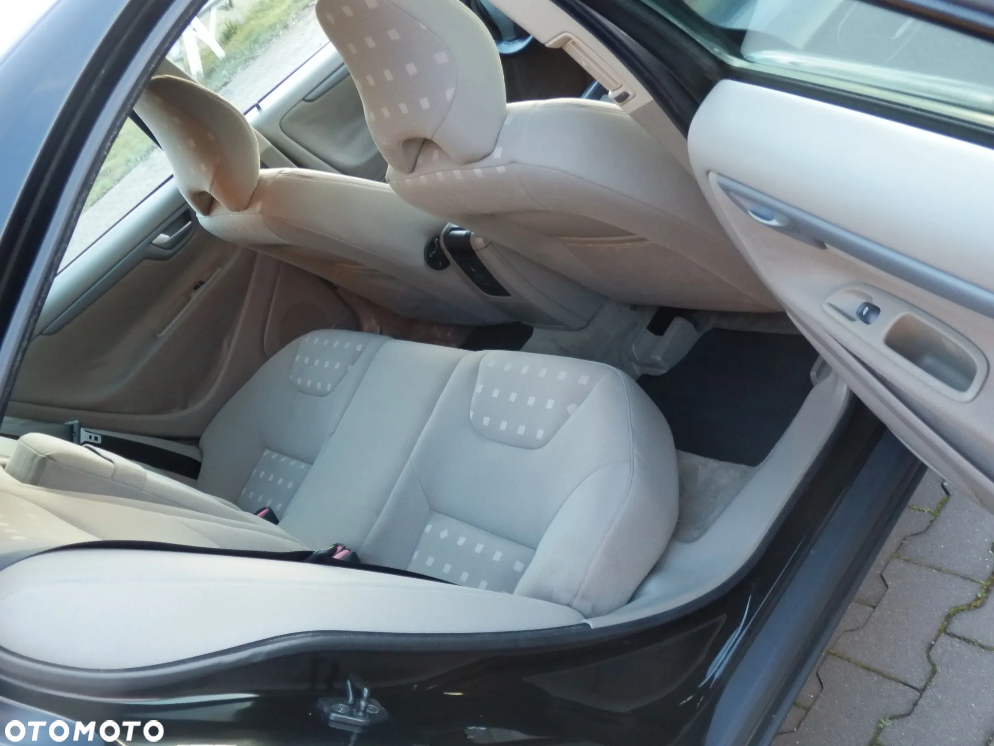 Volvo S60 2.4 Black Edition - 8