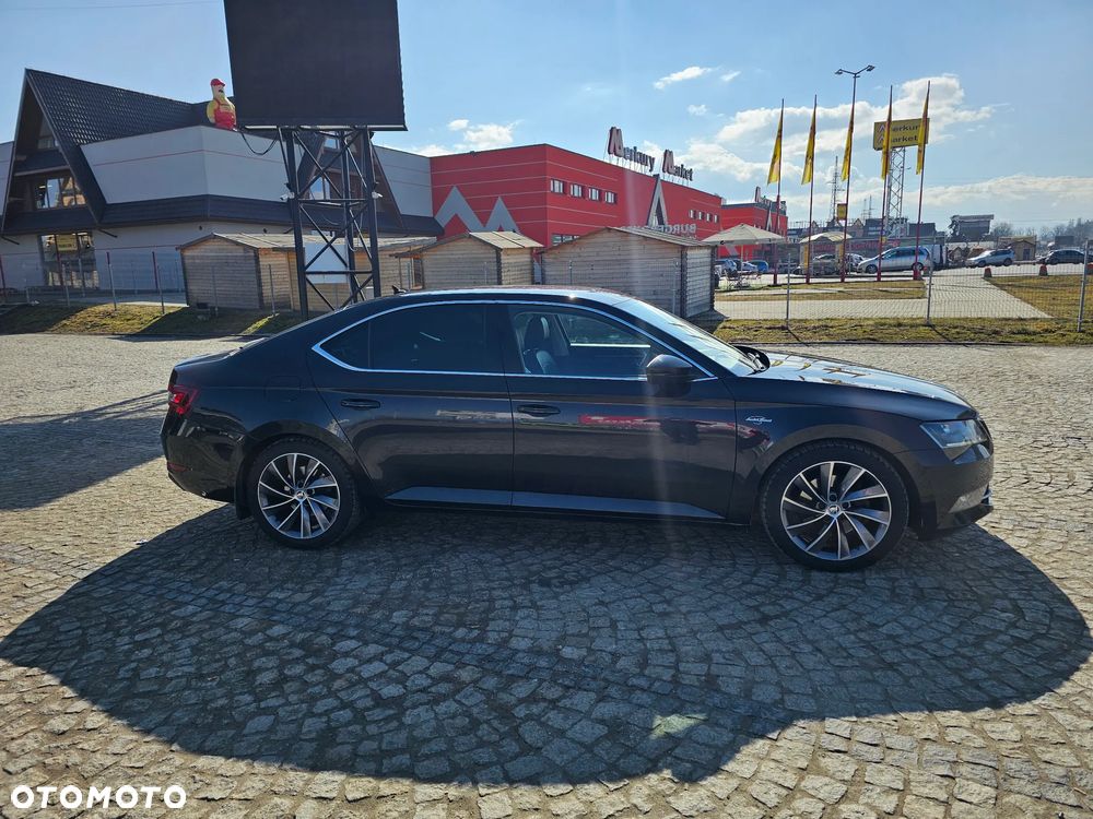 Skoda Superb 2.0 TDI 4x4 L&K DSG - 6