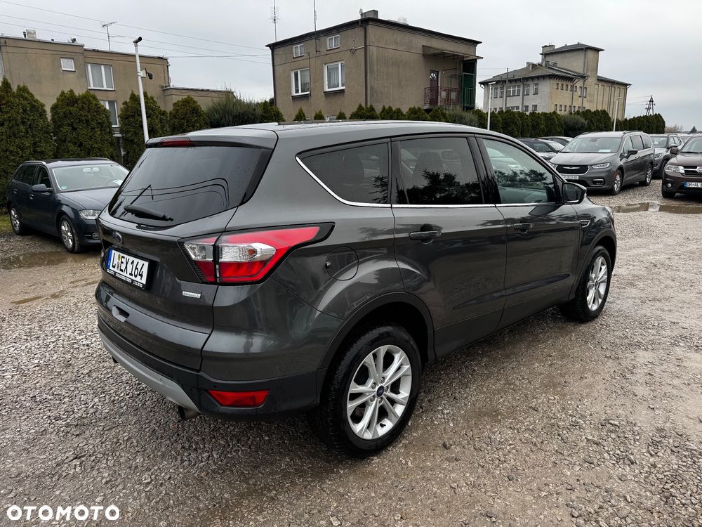 Ford Kuga 1.5 EcoBoost 2x4 Titanium - 20