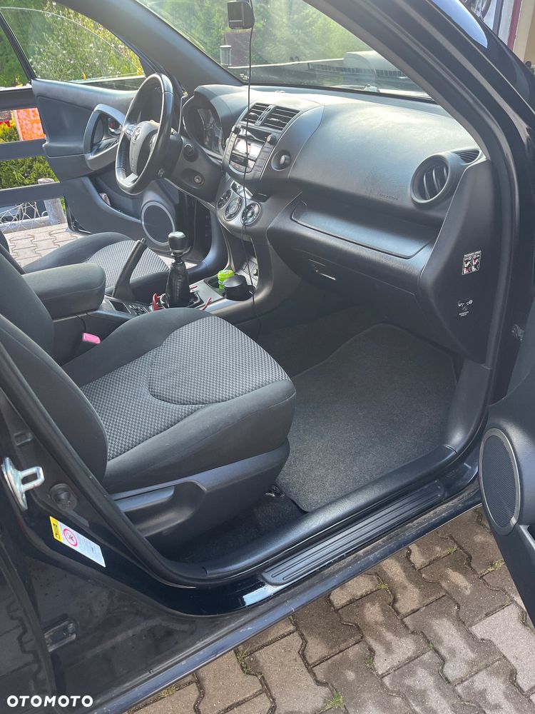 Toyota RAV4 - 7