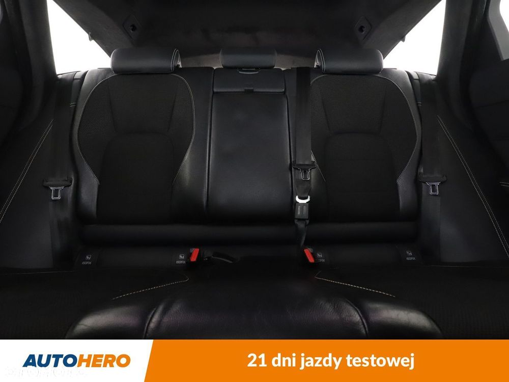 Jaguar XF 2.0 i4D R-Sport - 15
