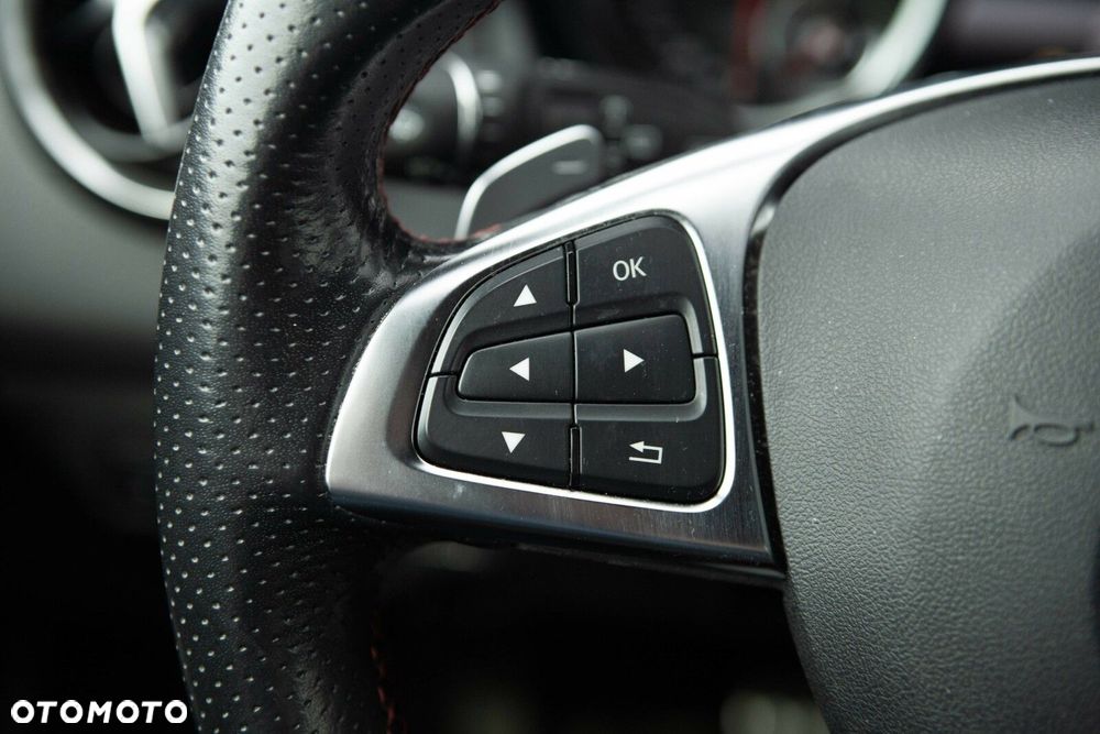 Mercedes-Benz GLA 220 4-Matic AMG Line - 19