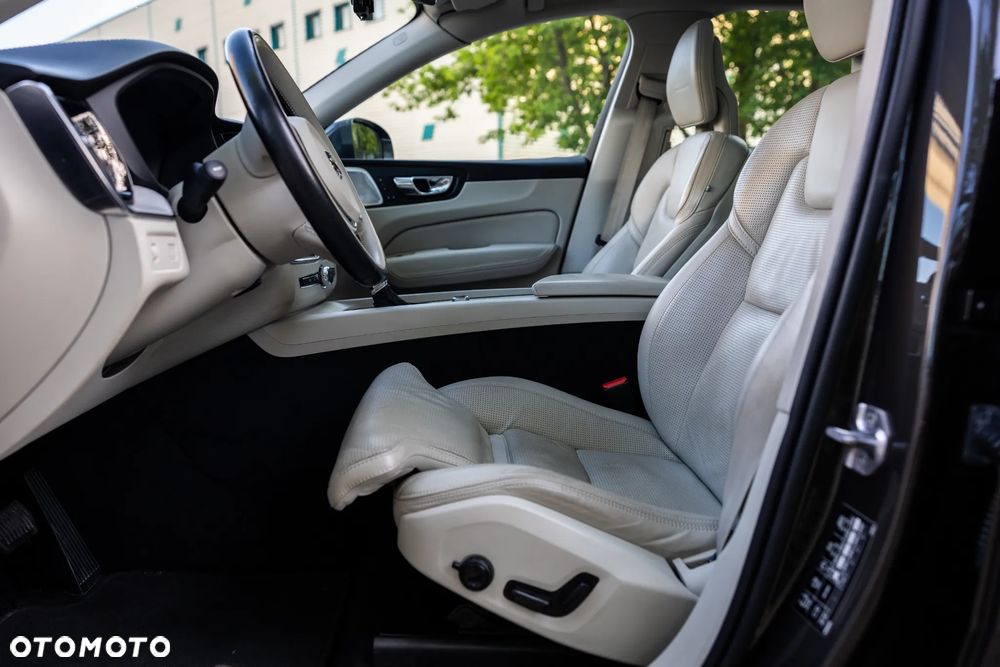 Volvo XC 60 D5 AWD Inscription - 26
