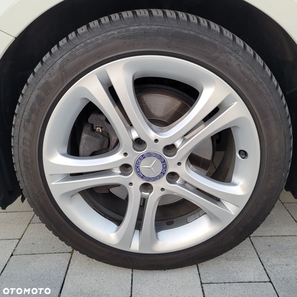 Mercedes-Benz Klasa A 180 BlueEfficiency Edition - 17