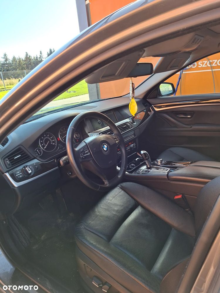 BMW Seria 5 535i Sport-Aut Luxury Line - 15