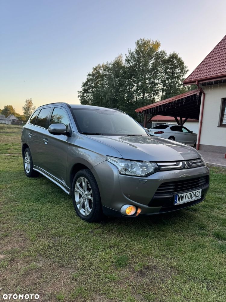 Mitsubishi Outlander - 1