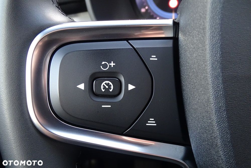 Volvo XC 40 2024