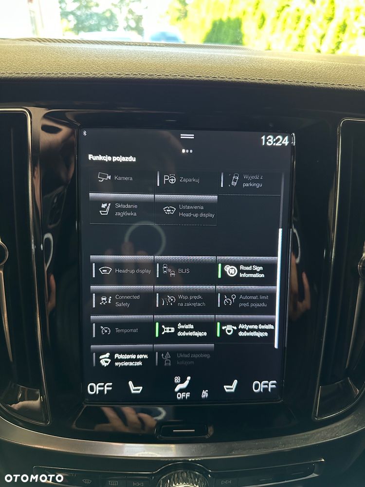 Volvo V60 D4 R-Design - 37