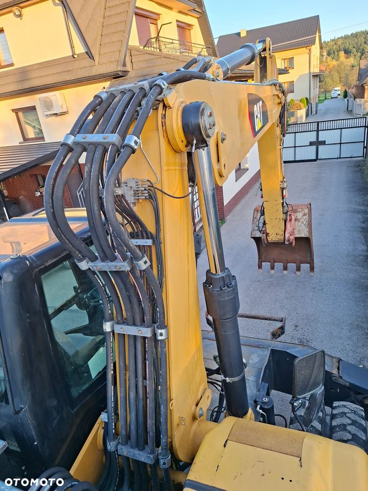 Caterpillar CAT M 322 D - 19