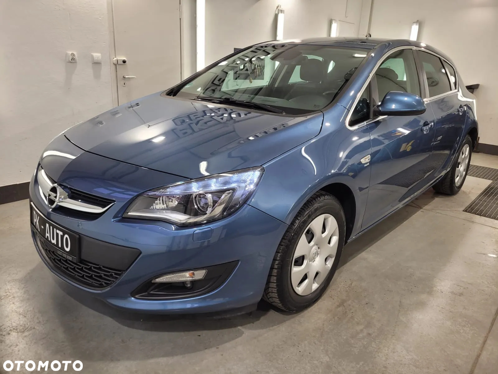 Opel Astra IV 1.4 T Cosmo S&S - 3