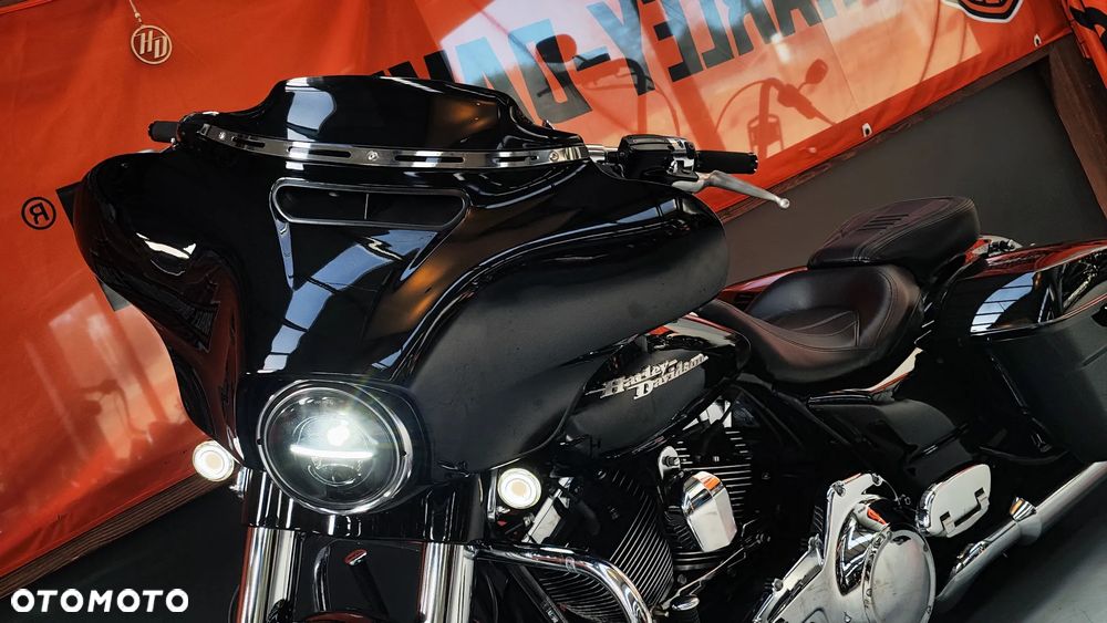 Harley-Davidson Touring Street Glide - 21