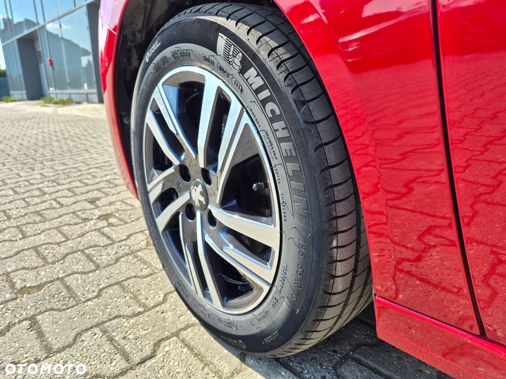 Peugeot 208 1.2 PureTech Allure Pack S&S EAT8 - 29