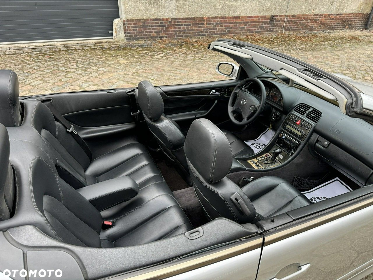 Mercedes-Benz CLK - 12