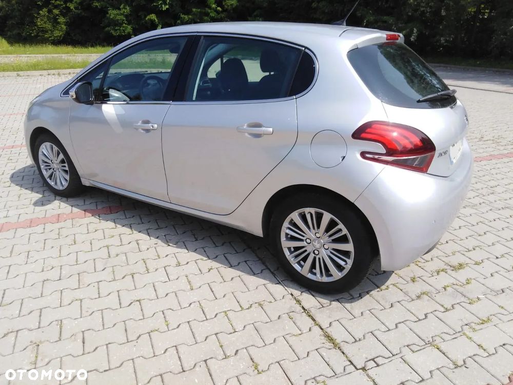 Peugeot 208 1.6 BlueHDi Allure S&S - 4