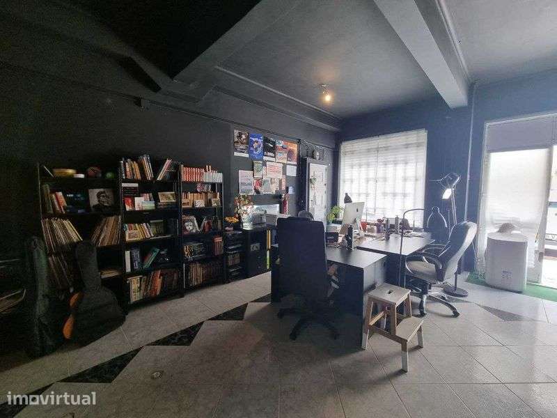 Loja de rua, ampla com montra | 77 m² | Monte Abraão - Grande imagem: 5/11