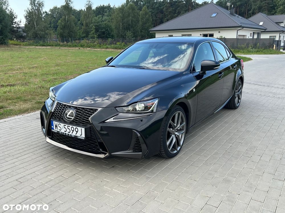 Lexus IS 200t / 300 F Sport - 10