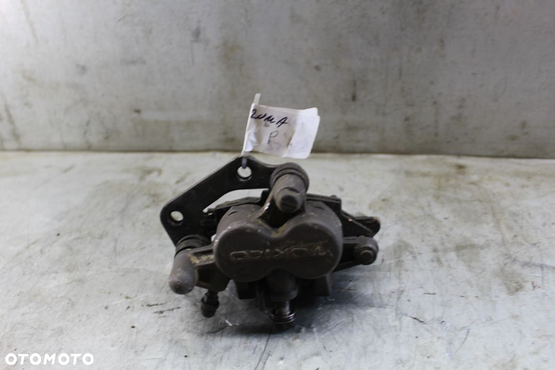 Suzuki GSX 750 Inazuma Zacisk przód przedni prawy - 2
