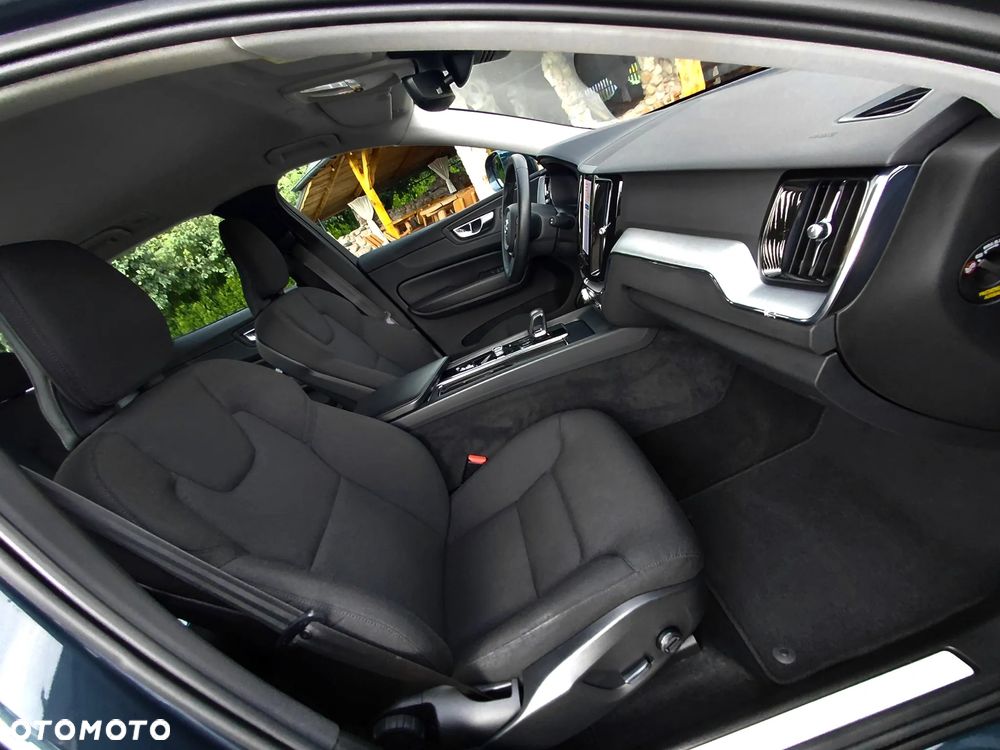 Volvo XC 60 B4 D AWD Geartronic Momentum - 33