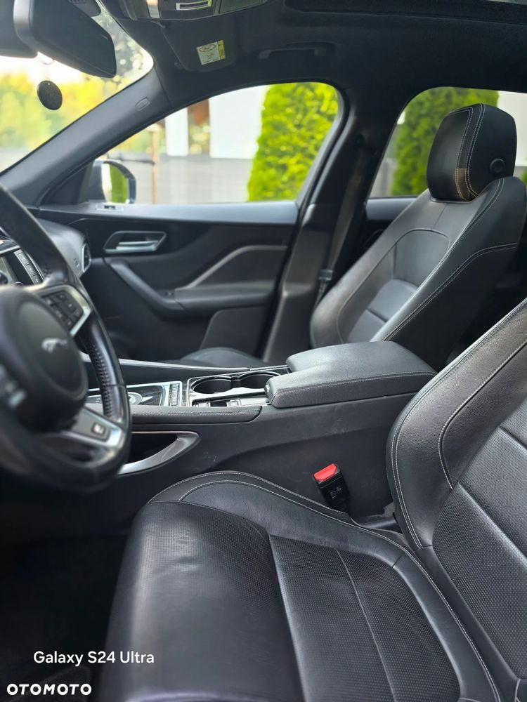 Jaguar F-Pace - 8