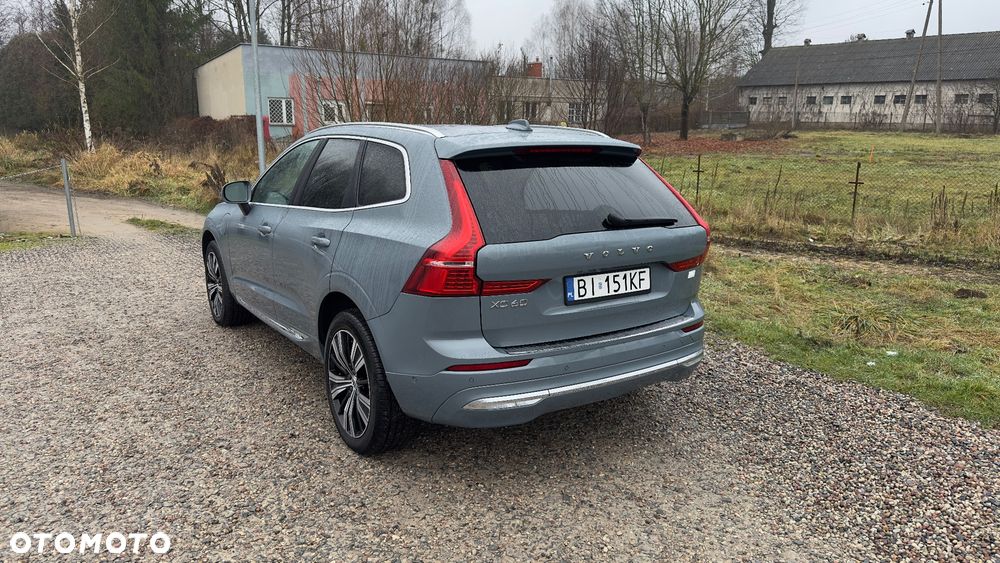 Volvo XC 60 T8 Plug-In Hybrid AWD Ultra Bright - 2