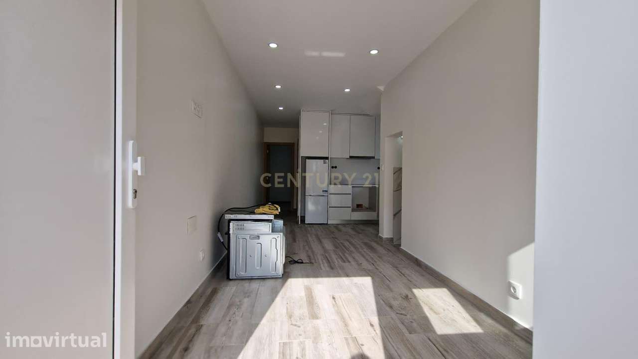PRÉDIO | 5 APARTAMENTOS | FÂNZERES | ARRENDADO - Grande imagem: 2/15