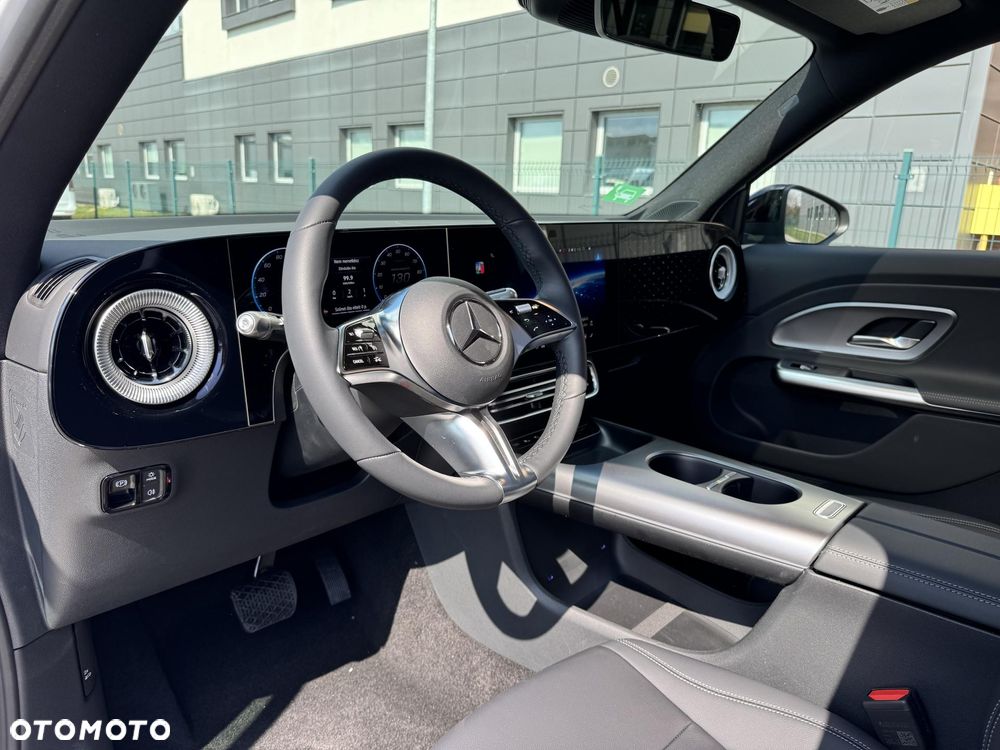 Mercedes-Benz GLB - 15