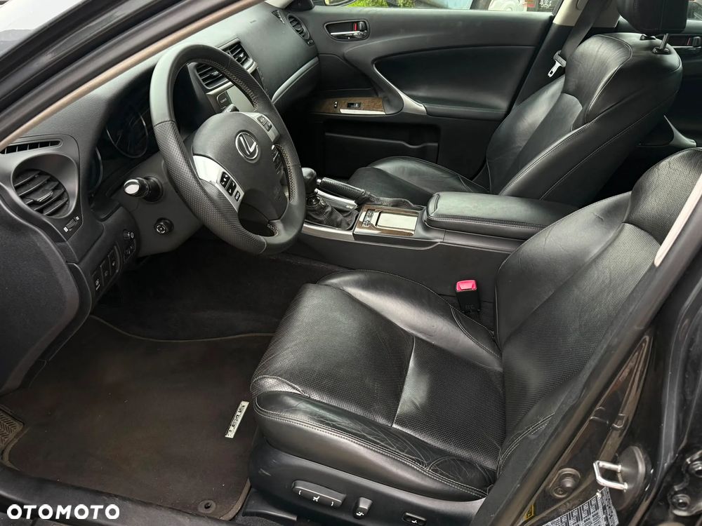 Lexus IS 220 D Comfort - 13