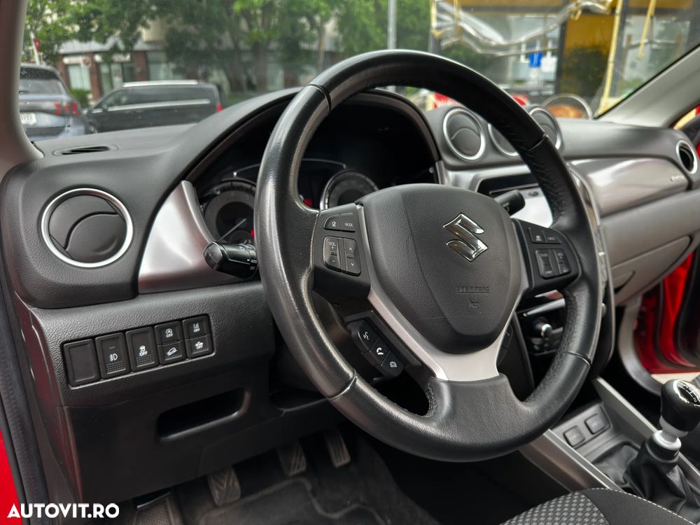 Suzuki Vitara 1.4 Boosterjet AllGrip MHEV Passion - 26