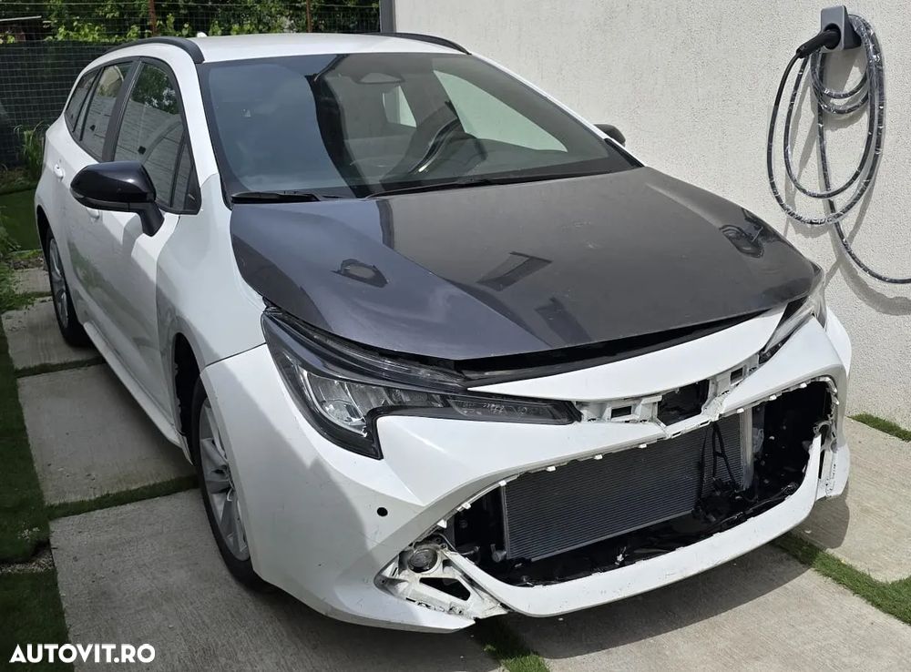TOYOTA Corolla 2025 — imagine 3