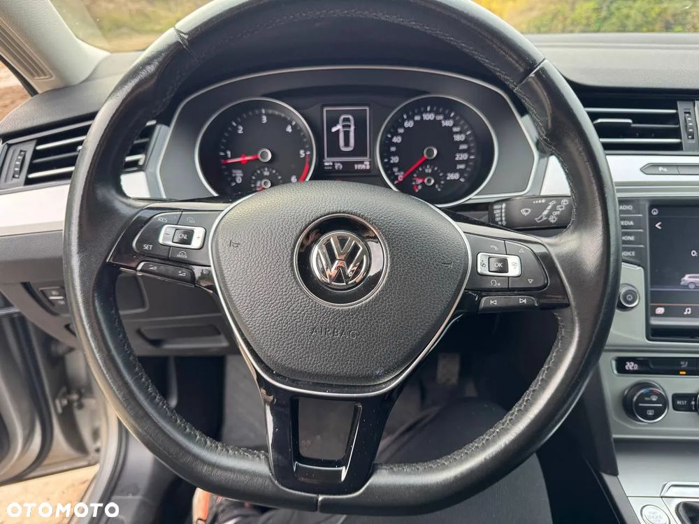 Volkswagen Passat 1.6 TDI BMT Comfortline - 4