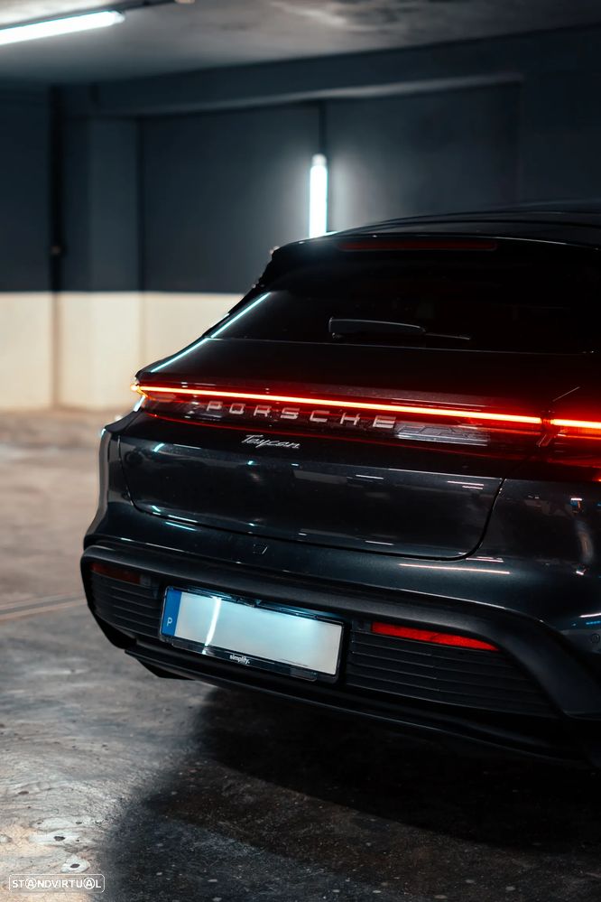 Porsche Taycan Sport Turismo - 19