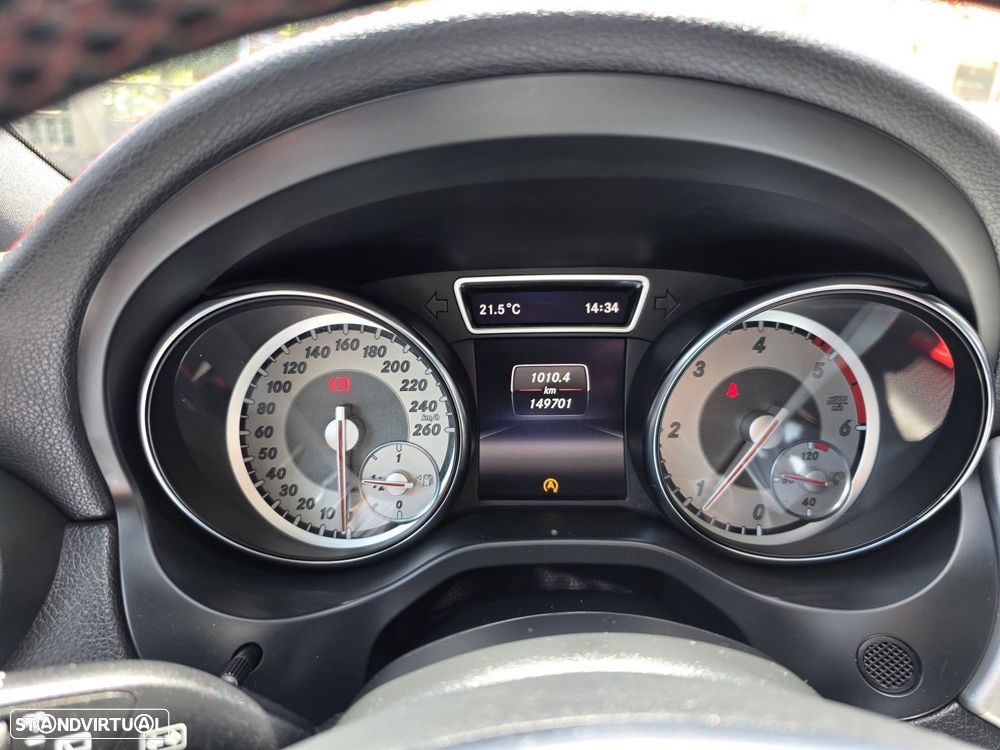 Mercedes-Benz CLA 200 d Shooting Brake AMG Line - 10