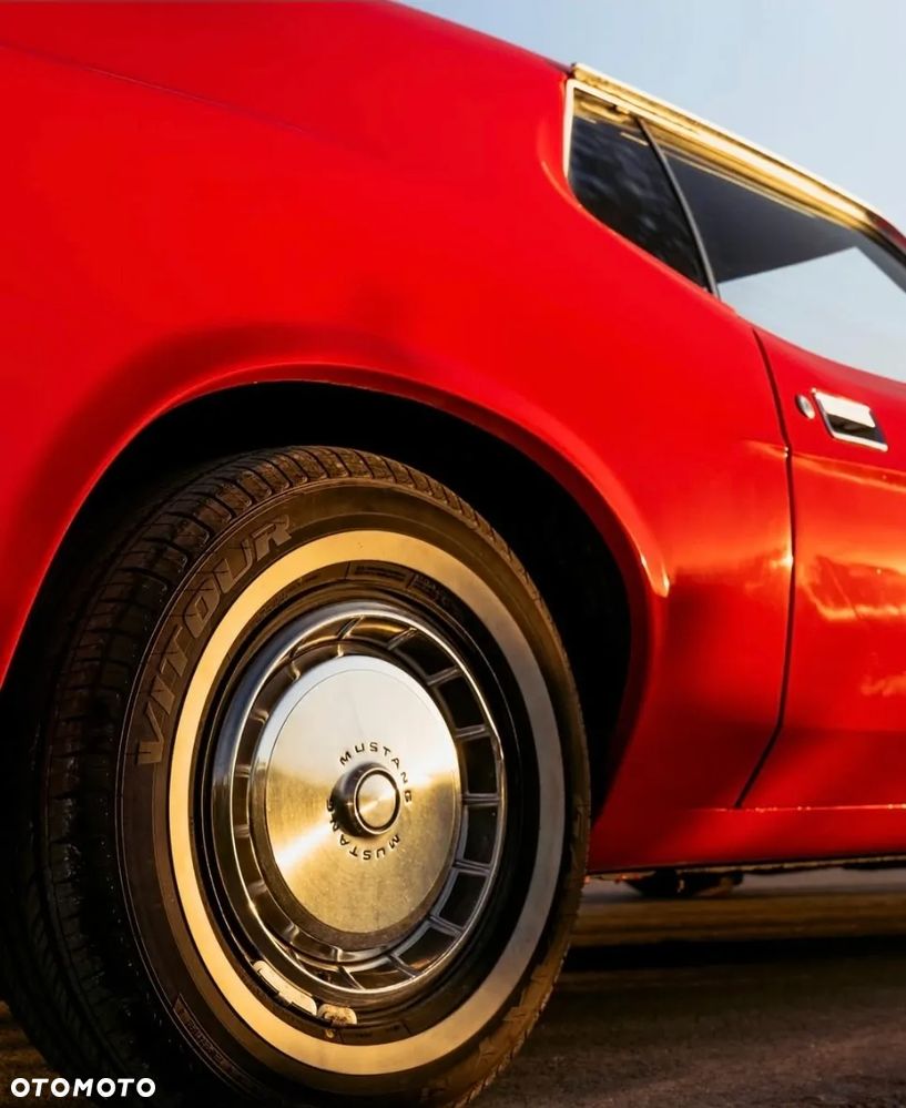 Ford Mustang - 4