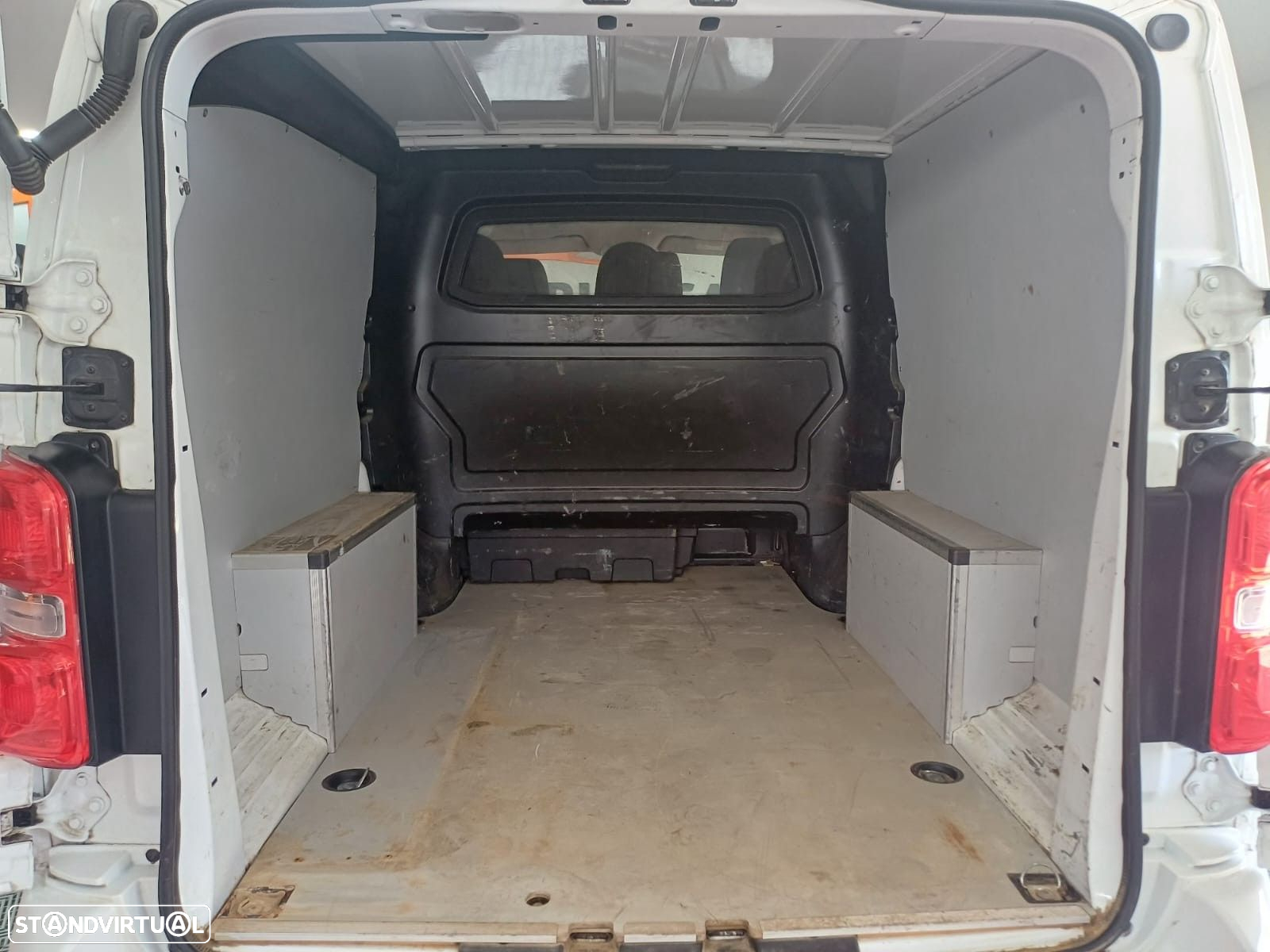 Peugeot Expert 2.0 BlueHDi Semi-Vidrado Standard EAT8 - 20
