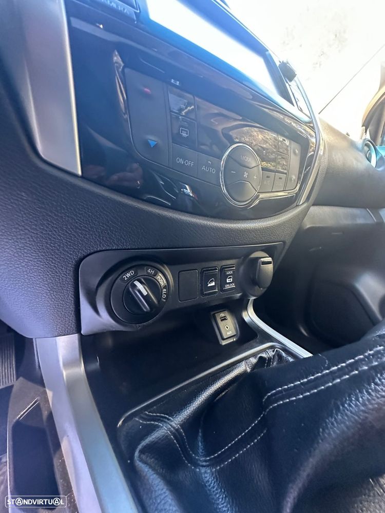 Nissan Navara 2.3 dCi CD 4WD Acenta - 20