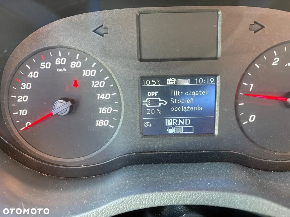 Mercedes-Benz Sprinter - 11