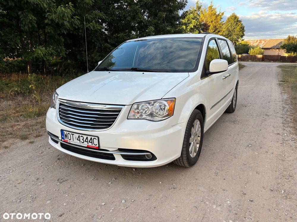 Chrysler Town & Country 3.6 Limited - 11