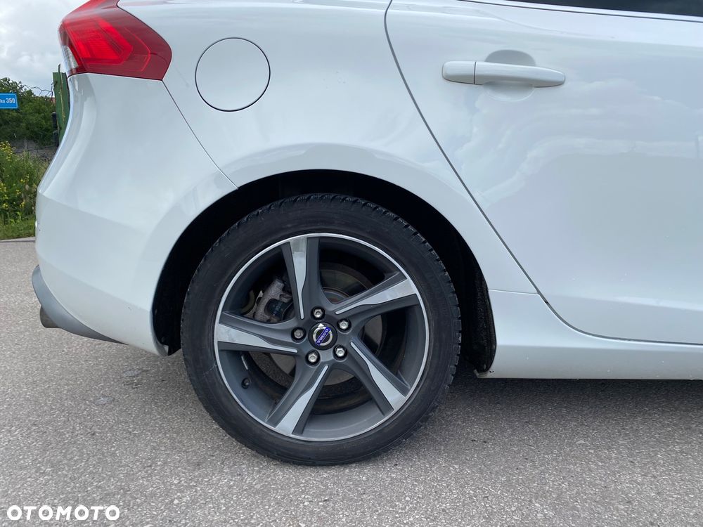 Volvo V40 D2 R Design - 33
