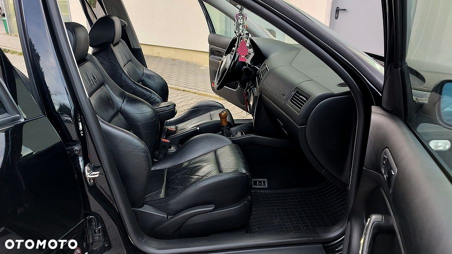 Volkswagen Bora 2.3 V5 Highline - 16