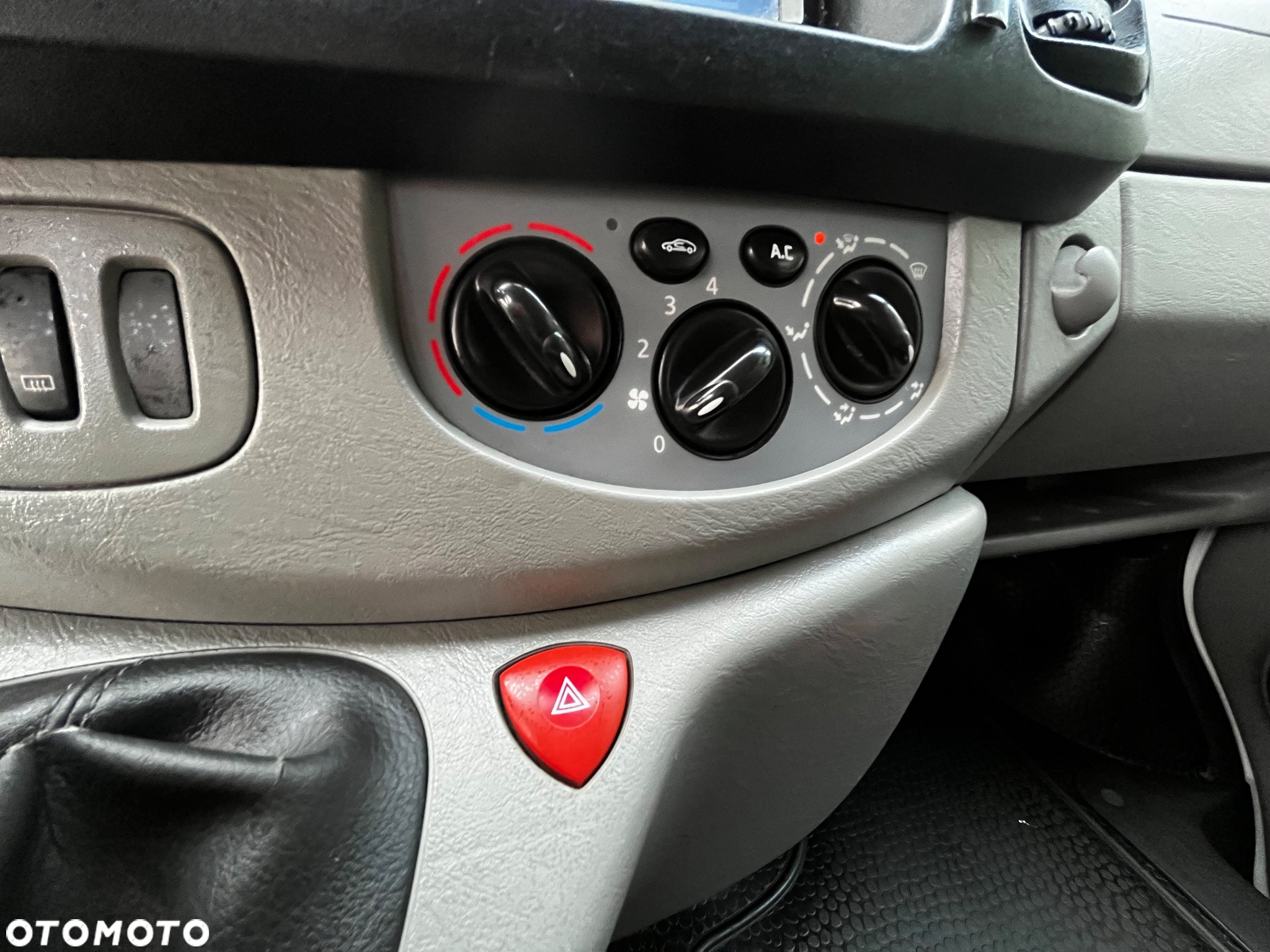 Opel Vivaro - 17