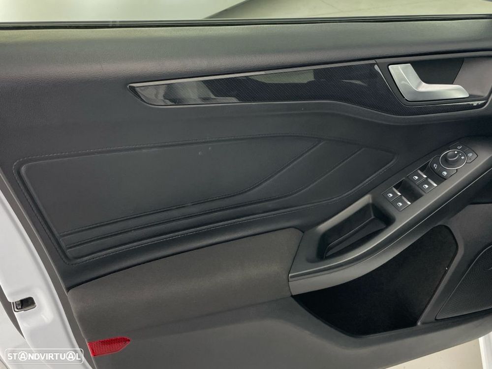 Ford Focus 1.0 EcoBoost MHEV ST-Line - 16