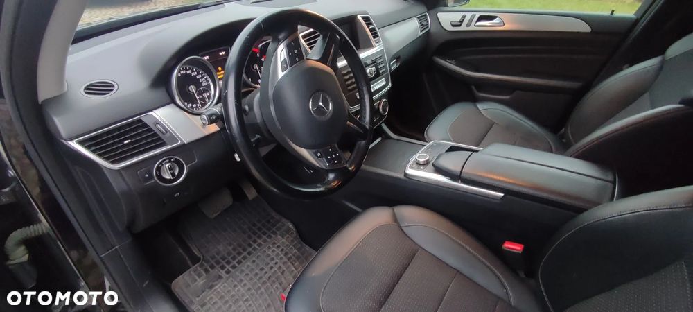 Mercedes-Benz ML - 23