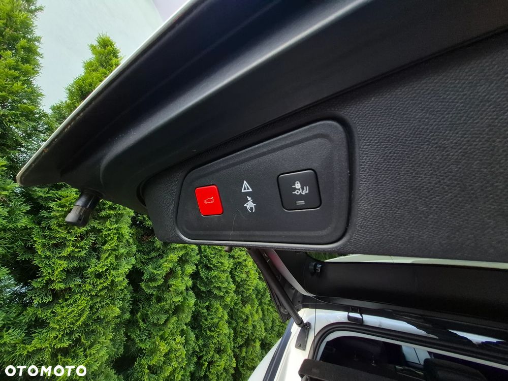 Peugeot 3008 PureTech 180 Stop & Start GPF EAT8 Allure - 31