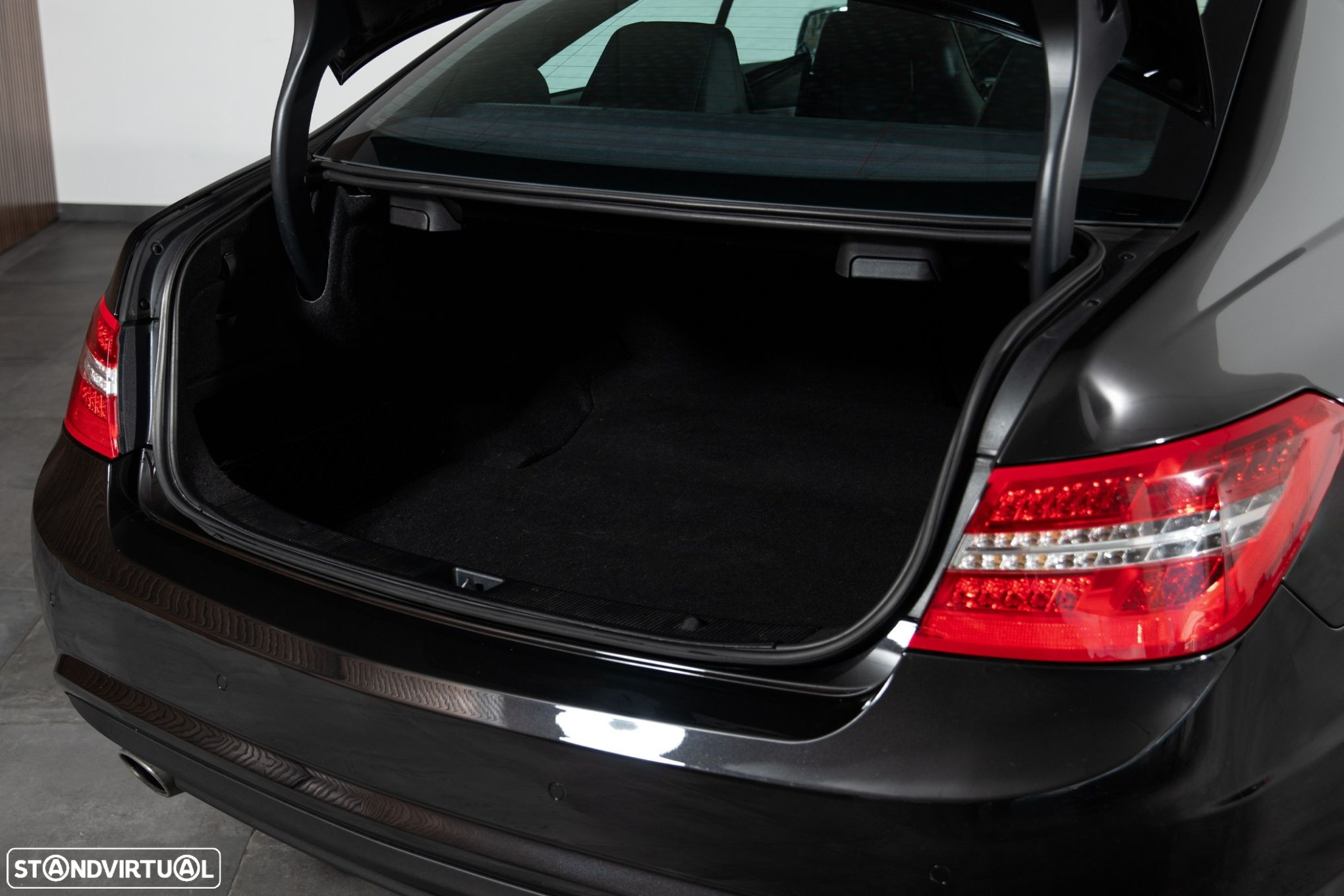 Mercedes-Benz E 250 CDi Avantgarde BE Auto. - 25