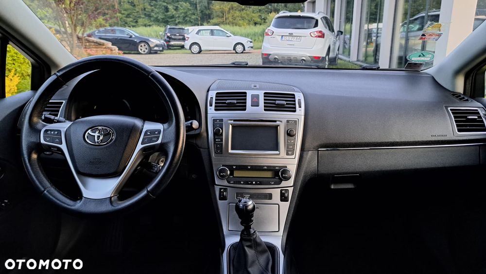 Toyota Avensis 1.8 Premium - 22